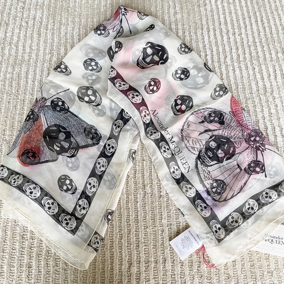 Alexander McQueen Accessories - 🆕 Alexander McQueen NWT Skull & Butterfly Scarf